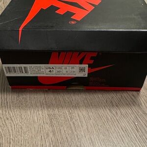 Nike Black and Red Kids Sneakers Box (Air Jordan)